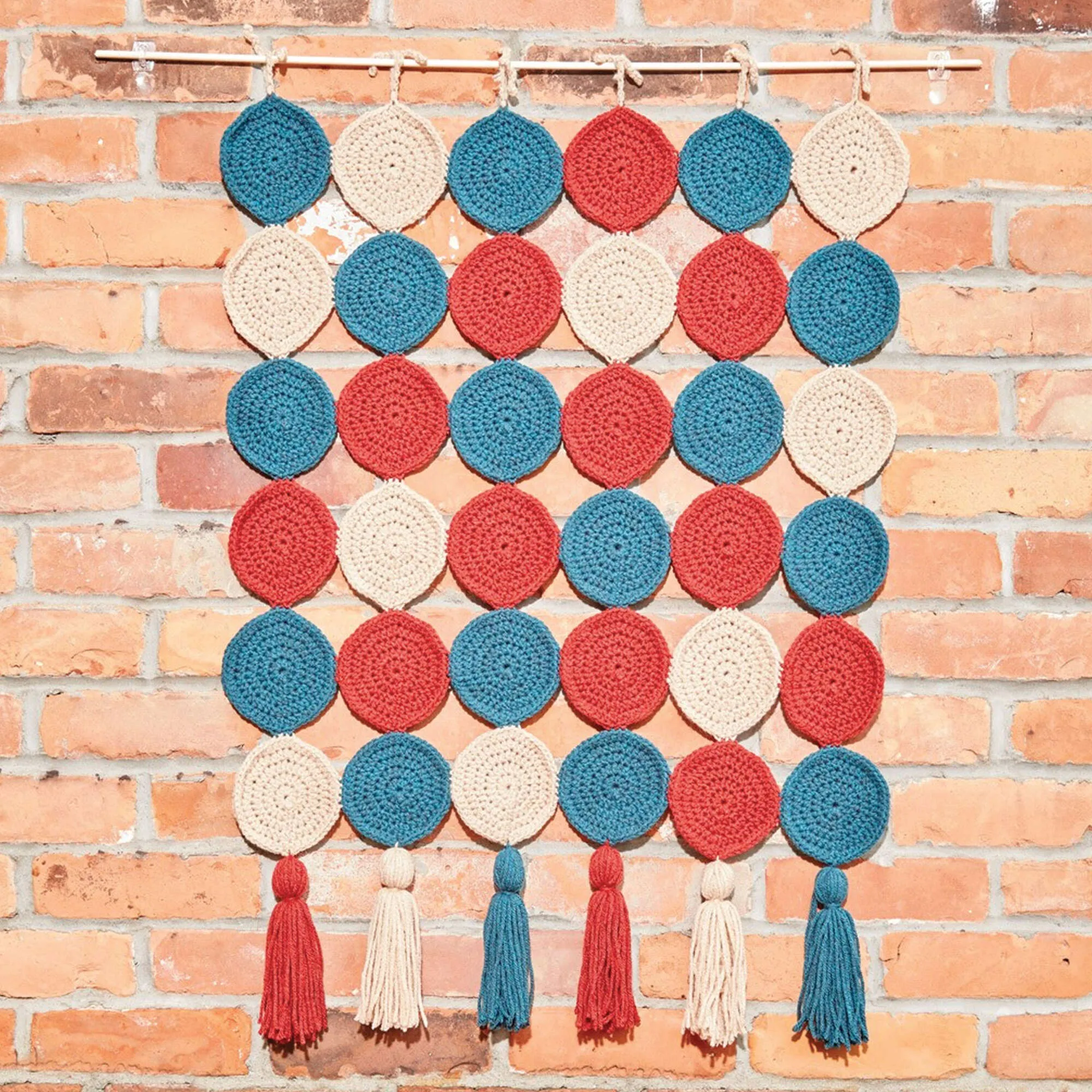 Bernat Round In Circles Crochet Wall Hanging