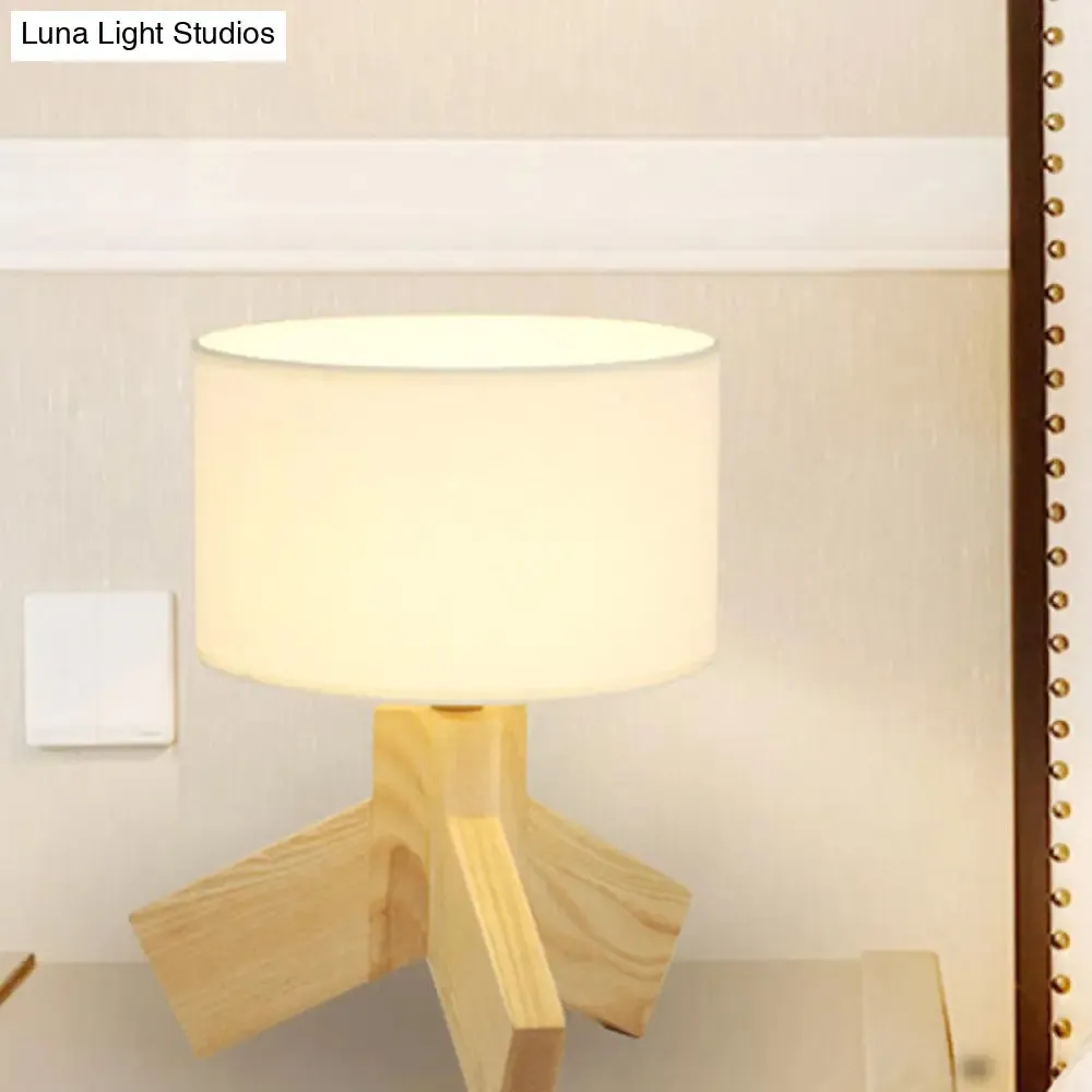 Chloe - [Nordic Drum Fabric Table Light Nordic Single Bulb Wood 3-Leg Night Stand Lamp for Bedroom
