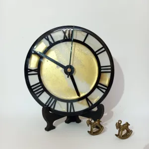 illumaze White Resin Unique Table Clock