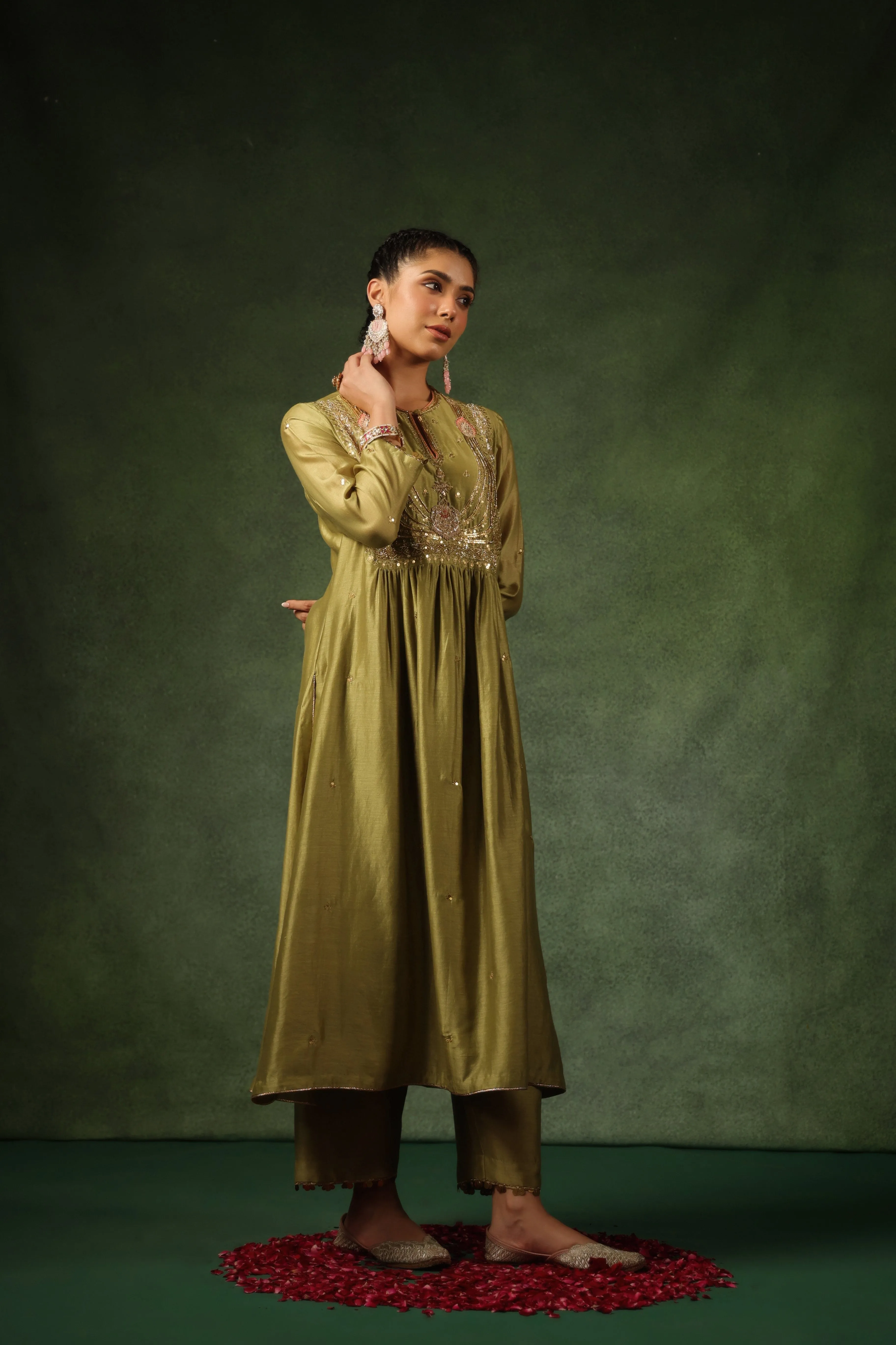 Pakeezah Jadau Joda Hara