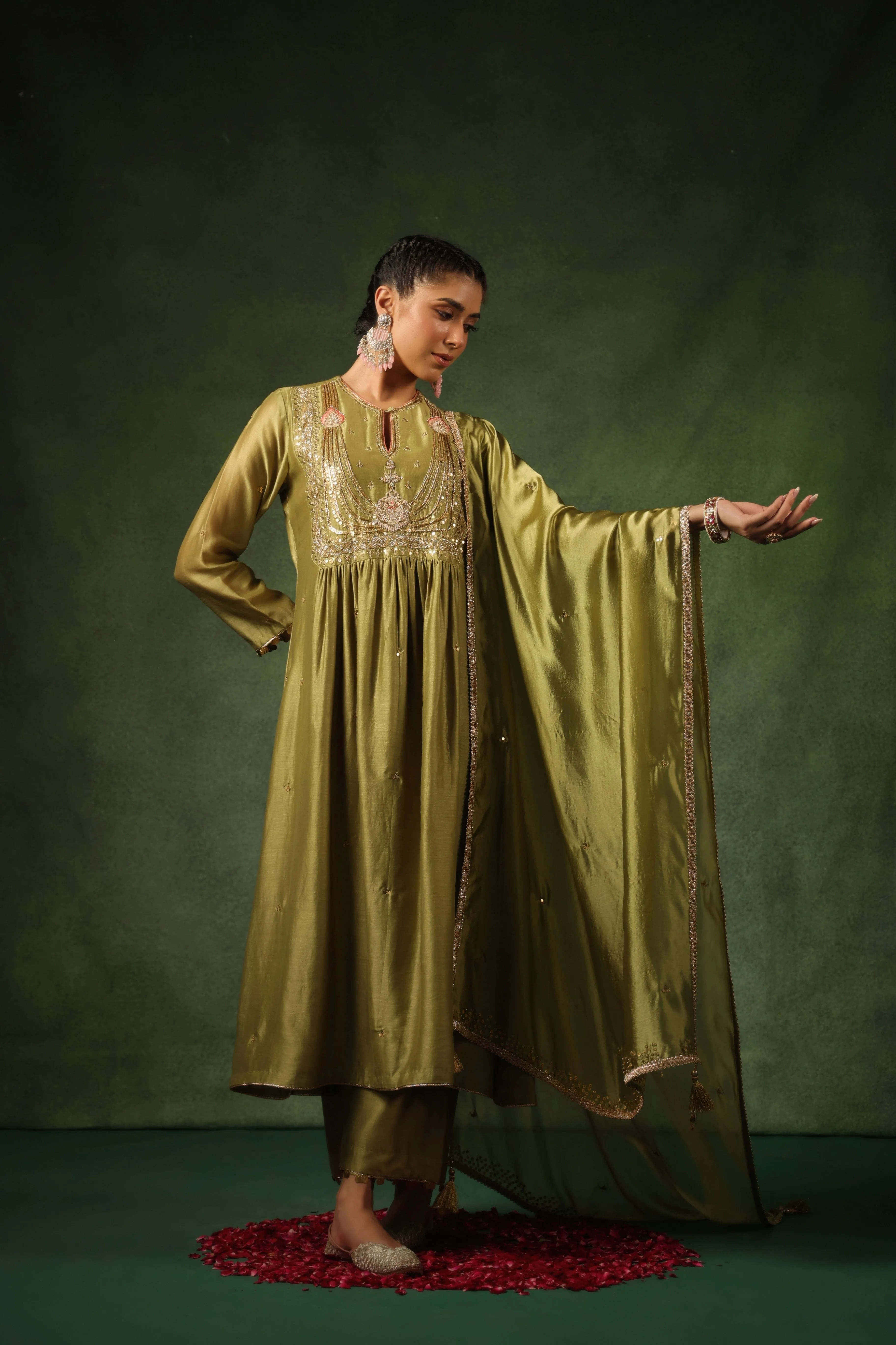 Pakeezah Jadau Joda Hara