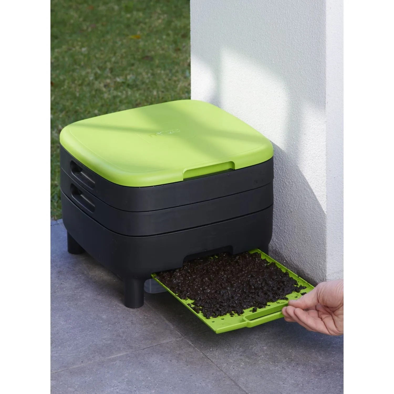 Riverstone | Maze Medium Two Worm Farm Starter Kit With Shelving