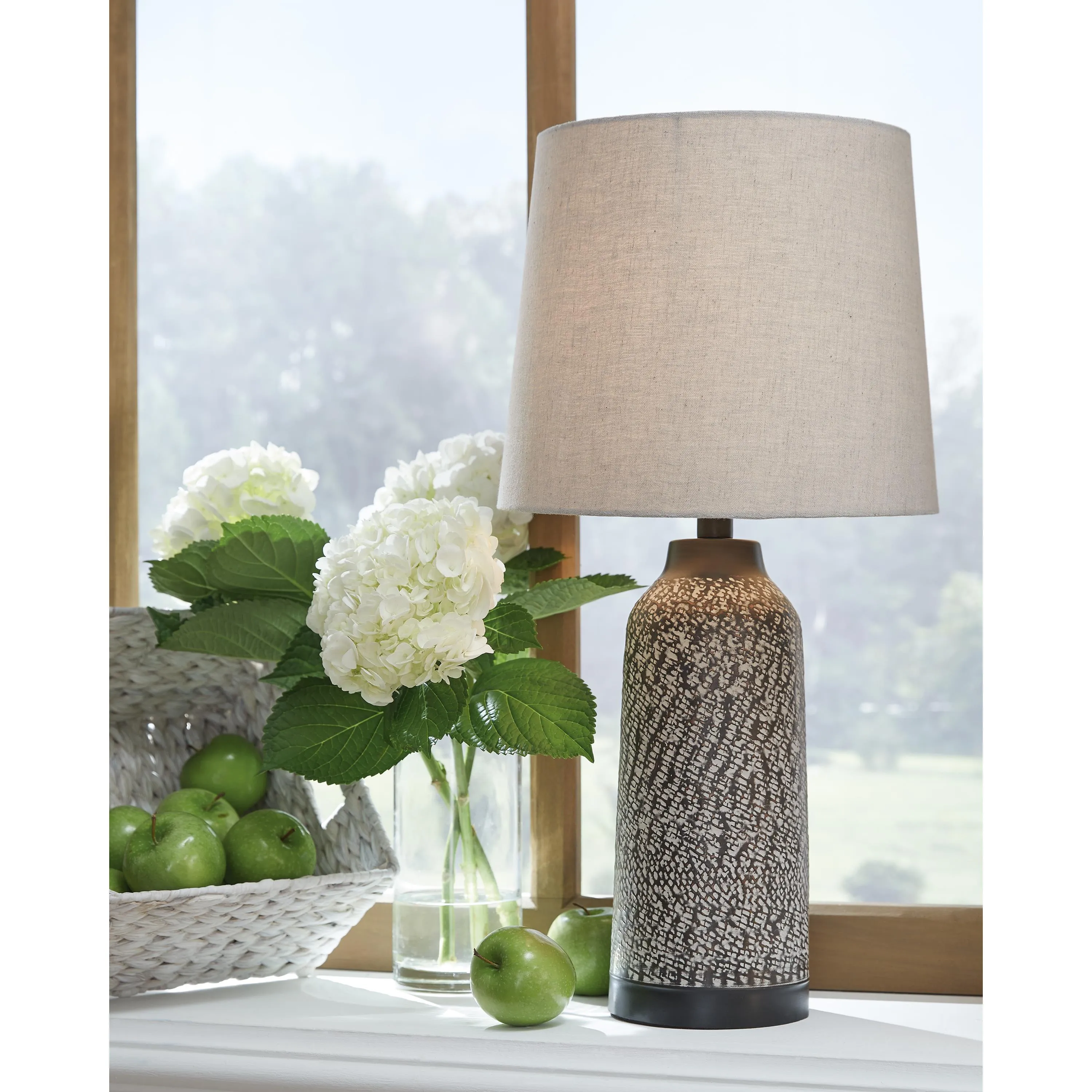 Signature Design by Ashley Lanson Table Lamp L204454